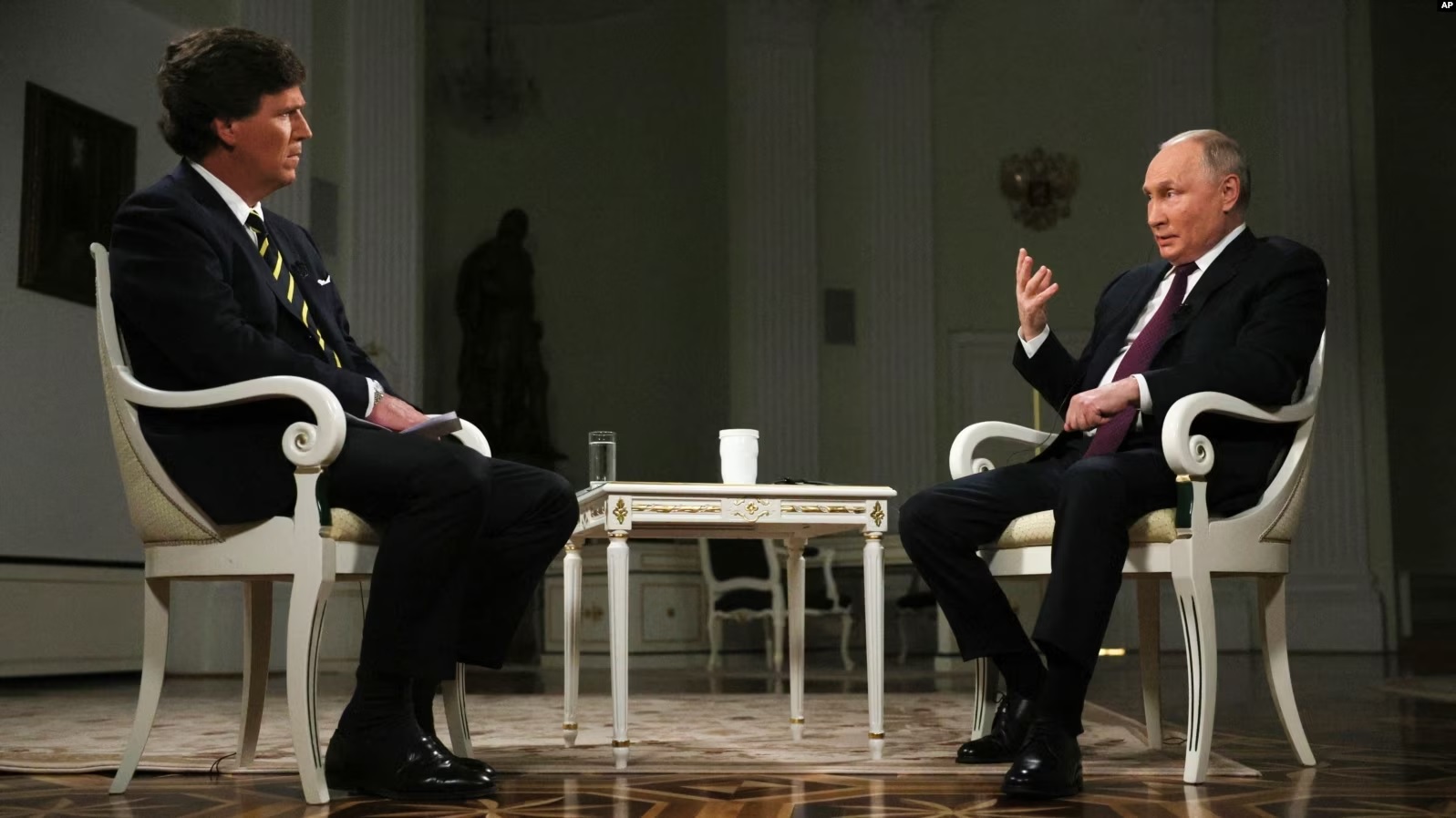 Intervista e Putinit me “konspiracionistin” amerikan kritikohet si propagandë