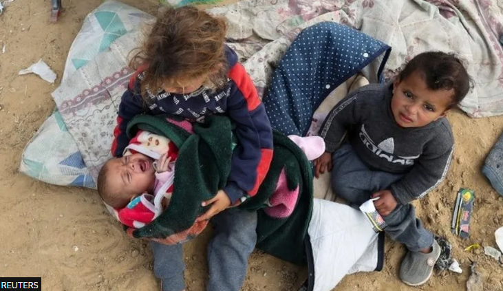 Rinisin bisedimet për armëpushim në Gaza, Rafah mbetet nën zjarr