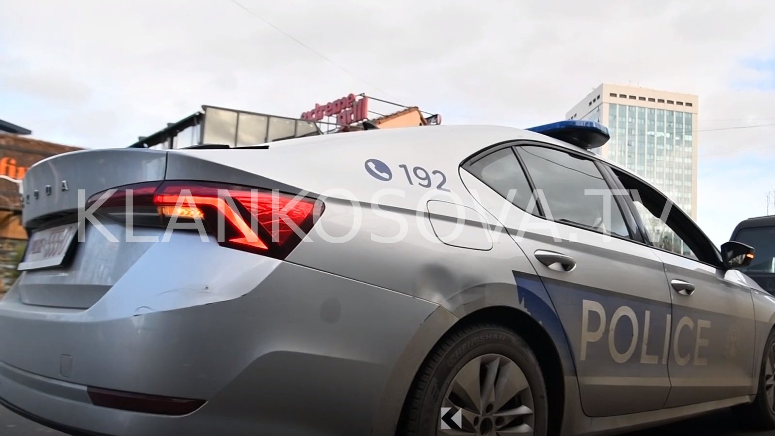 Një burrë me të meta mendore dyshohet se sulmoi me thikë një grua në Ferizaj
