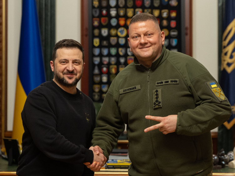 Zelensky shkarkon shefin ushtarak të Ukrainës