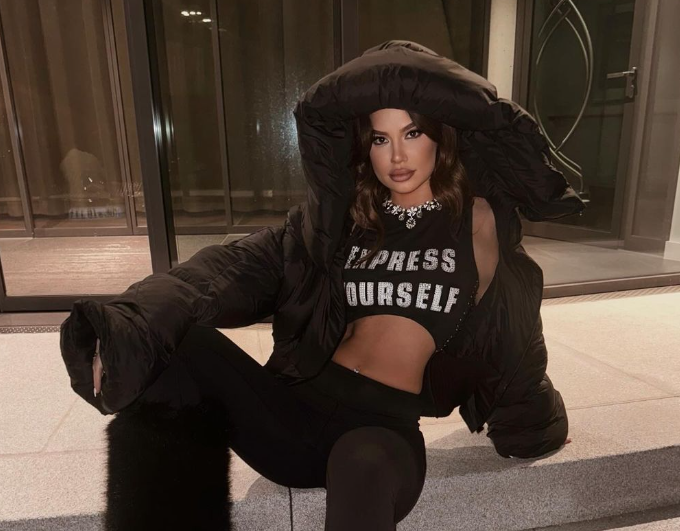 Dhurata Dora lajmërohet nga palestra