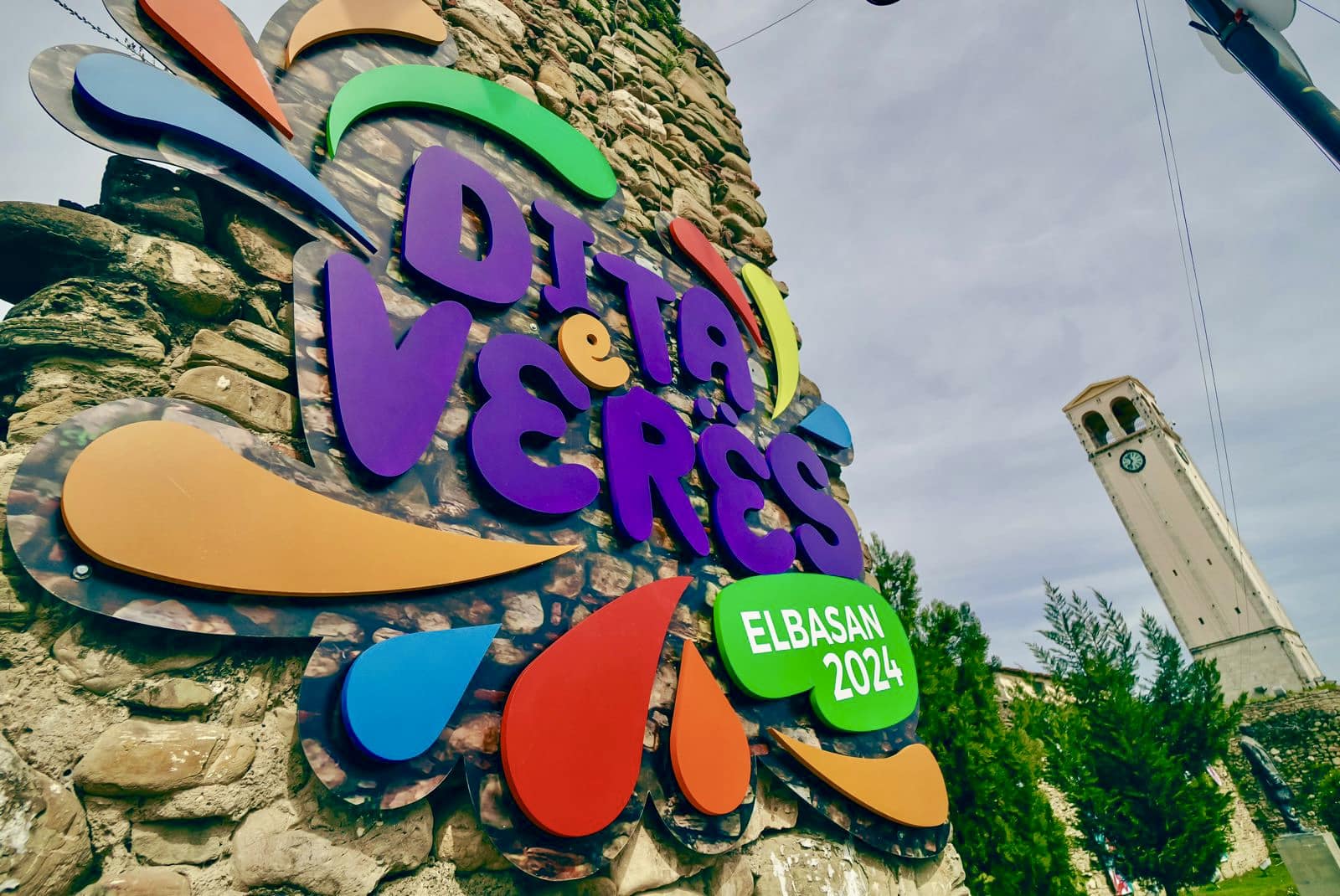 Rama uron ndjekësit për "Ditën e Verës"