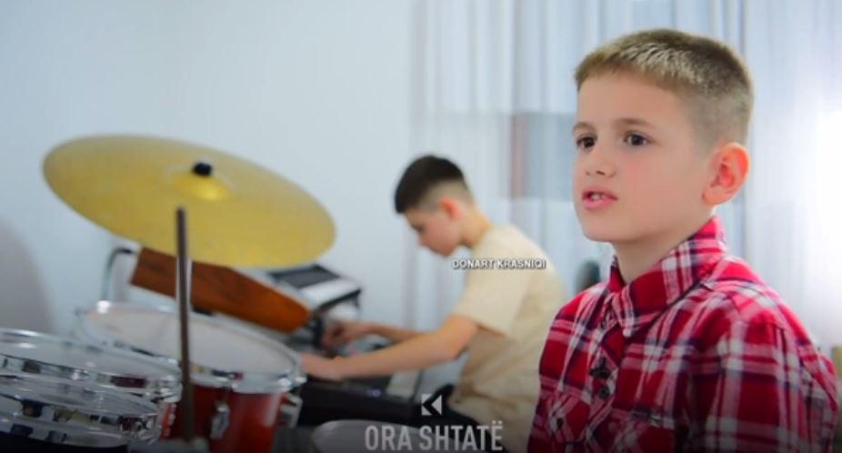 Vëllezërit Krasniqi, talentë të rinj, sensacion në rrjete sociale (VIDEO)