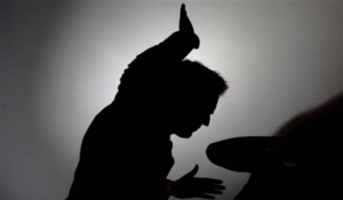 Sulmon viktimën e cila kishte urdhër mbrojtës, arrestohet i dyshuari