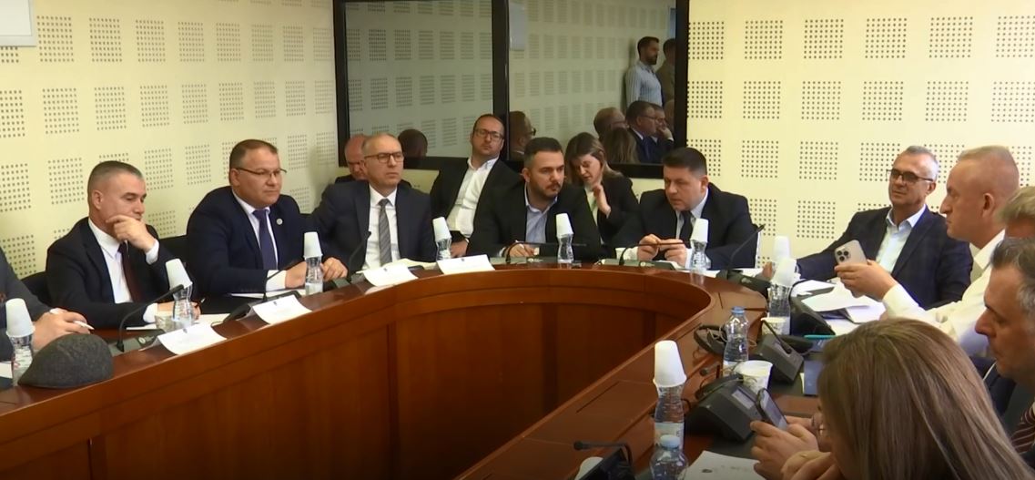 Raportimi vjetor: Kryepolici pyetet për krime e fajde (VIDEO)