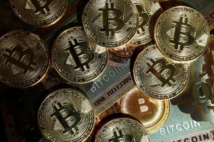 Bitcoin arrin rekord të ri, tani vlen mbi 70 mijë dollarë