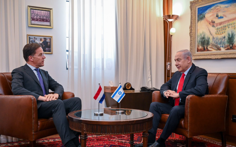 Kryeministri holandez, Mark Rutte në takim me homologun e tij izraelit, Benjamin Netanyahu