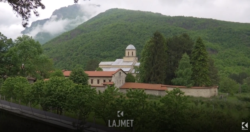 Vendimi për Manastirin e Deçanit: Cili “trim” ia jep kishës tokën e Deçanit? (VIDEO)