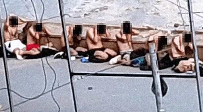 Mjeket e Gazes duke u poshtëruar nga forcat izraelite