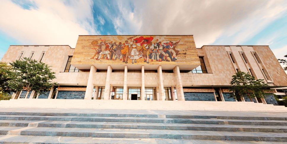 Turistët që paguan për vizitë në Muzeun Historik Kombëtar, do të kompensohen  