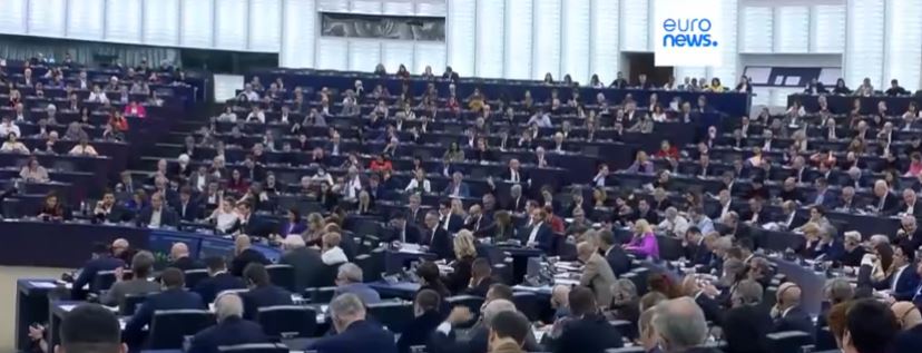 Parlamenti Evropian padit Komisionin për lirimin e 10.2 miliardë eurove fonde të ngrira për Hungarinë