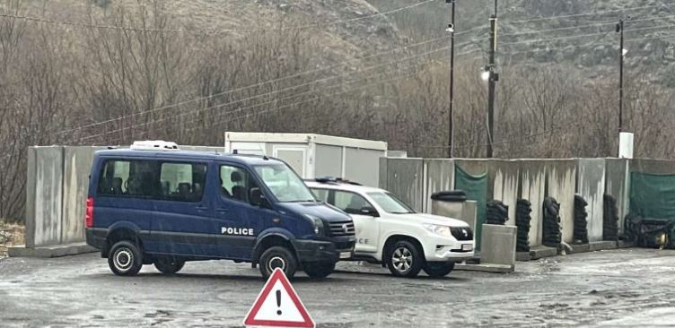 Nga Serbia hyri ilegalisht në Kosovë, po barte aparat mjekësor – i dorëzohet në doganë  