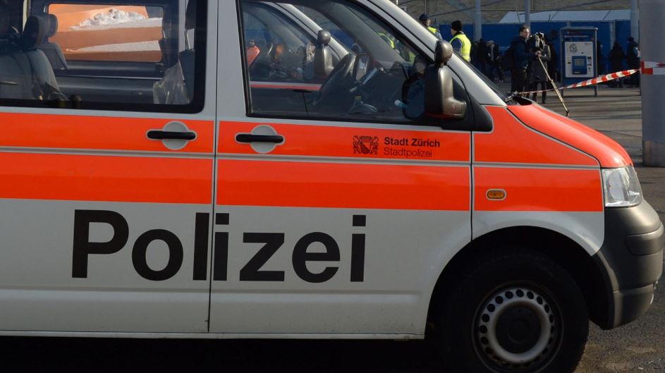 Zvicër: I mituri ther një hebre, dyshohet për antisemitizëm