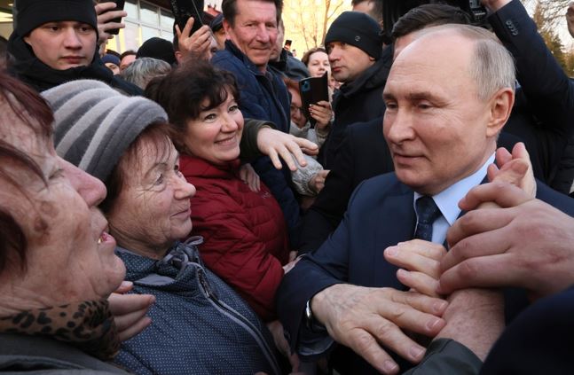 Lufta me Ukrainën ndihmoi në forcimin e kontrollit të Putinit mbi pushtetin