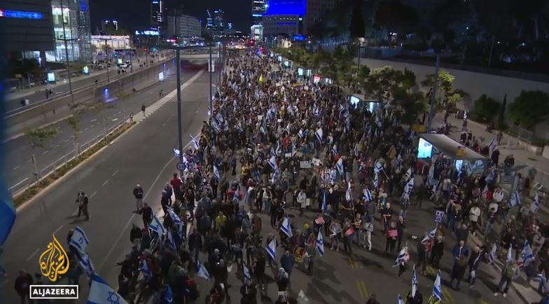 Protestuesit bllokojnë hyrjen në zyrën e Netanyahut