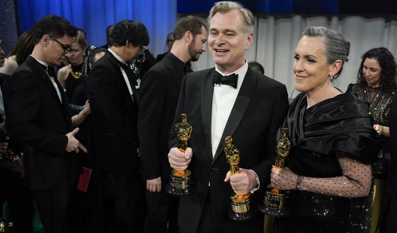  Christopher Nolan i 'Oppenheimer' nderohet me titullin kalorës