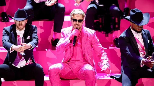 Moment i spikatur: Ryan Gosling performon “I'm Just Ken” me Mark Ronson dhe Slash (VIDEO)
