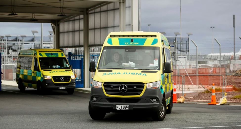 Fluturimi nga Australia përjeton fatkeqësi, lëvizjet e pandërprera lëndojnë afro 50 persona