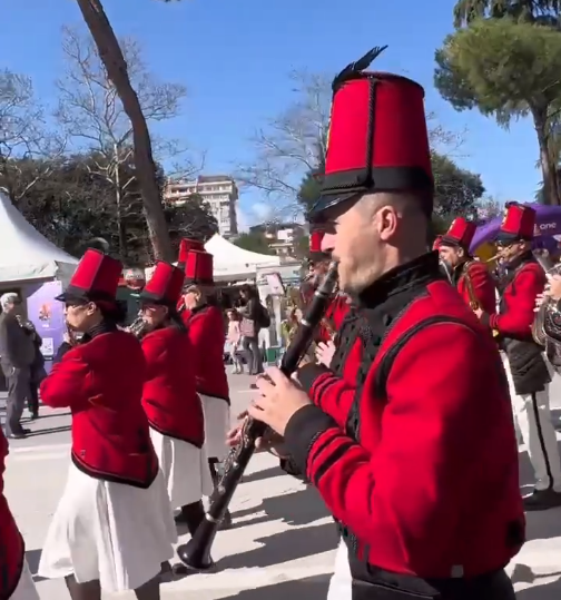Rama publikon pamjet e atmosferës në Tiranë për “Ditën e Verës” (VIDEO)