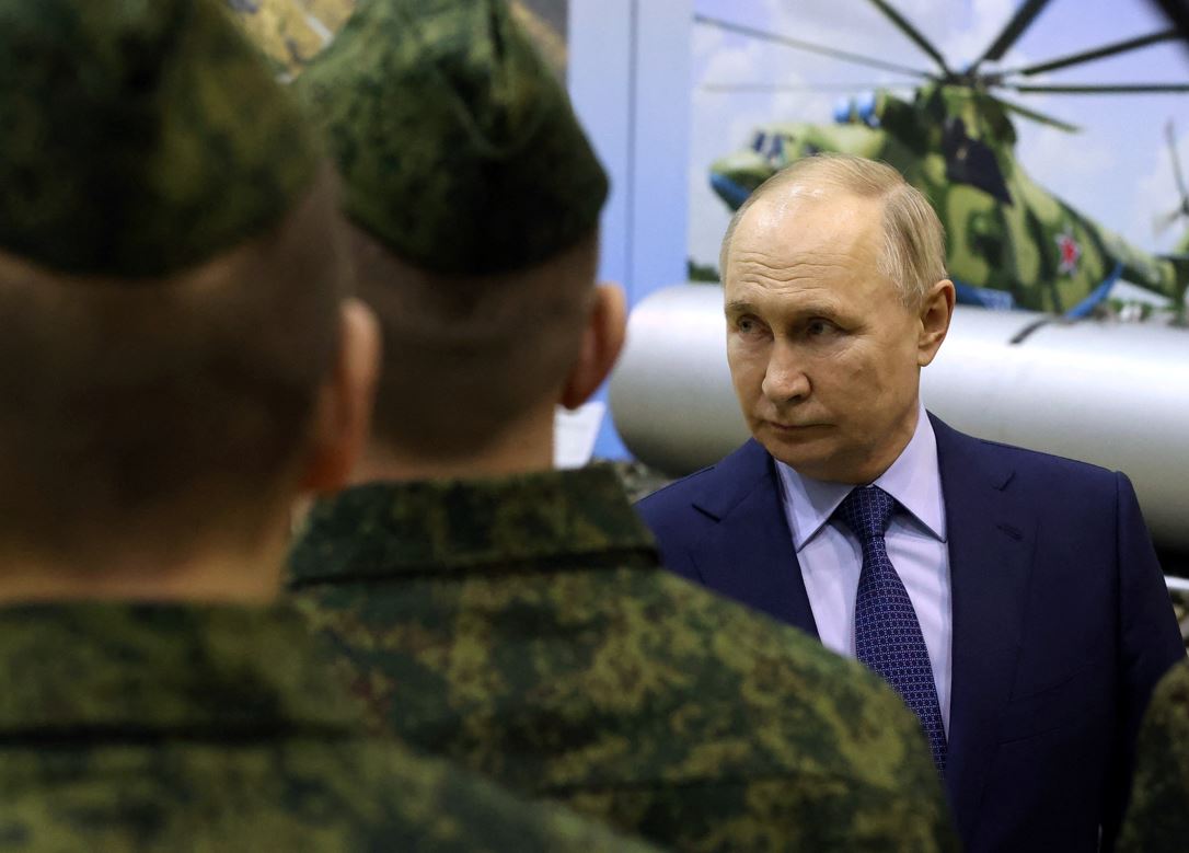 Putin thotë se Rusia nuk do të sulmojë NATO-n, por F-16 do të rrëzohen në Ukrainë