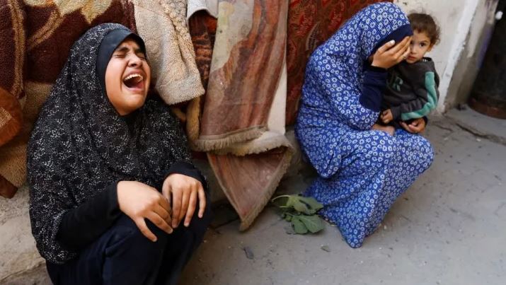 Gratë në Gaza, duke qajtur. Foto nga arkiva