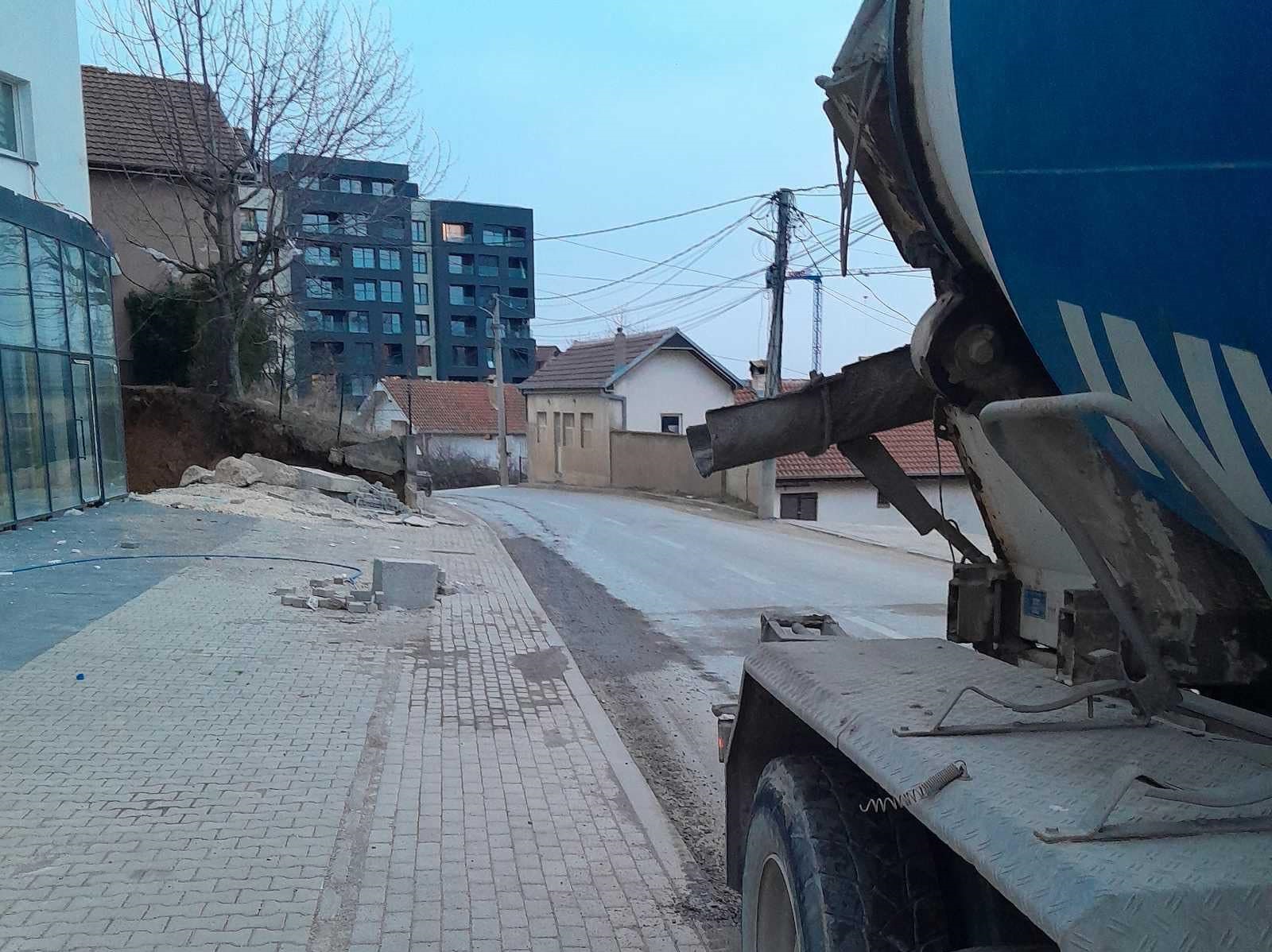 500 euro gjobë kompanisë, kamioni i së cilët ndoti rrugët e kryeqytetit