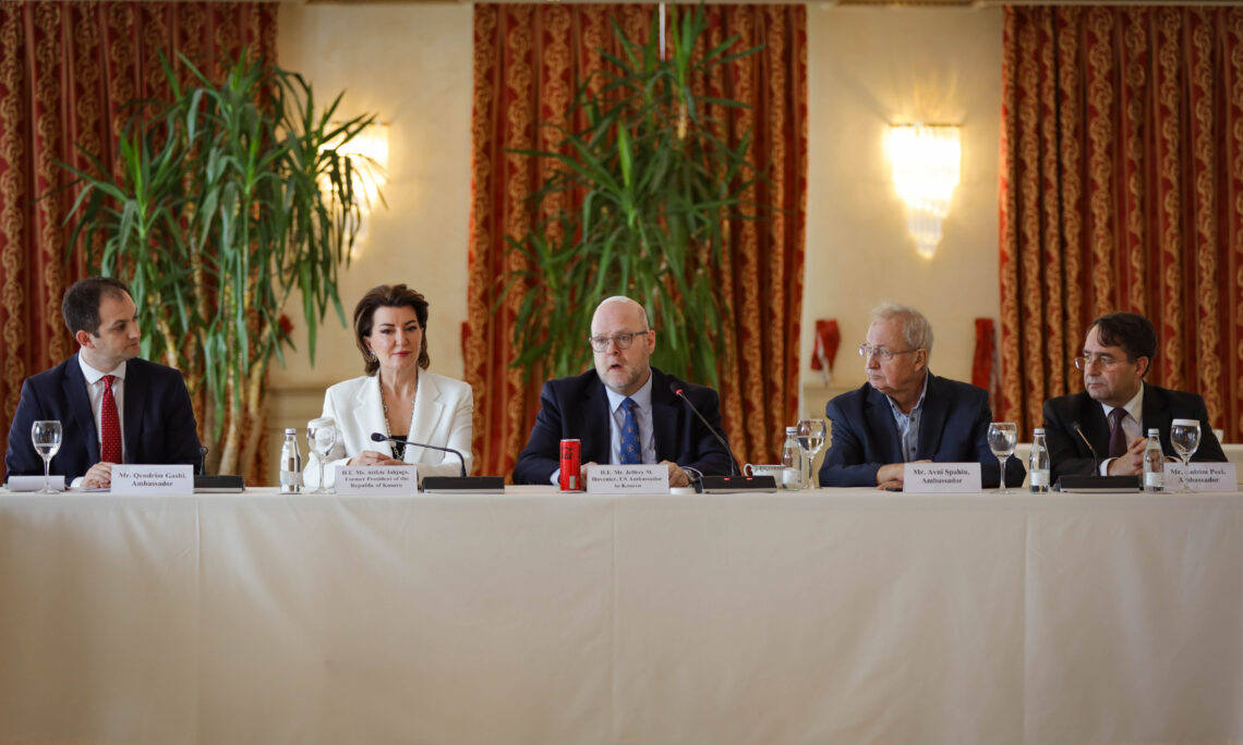 Hovenier: Presim bashkëpunim me këtë qeveri, sikurse me çdo qeveri të mëparshme