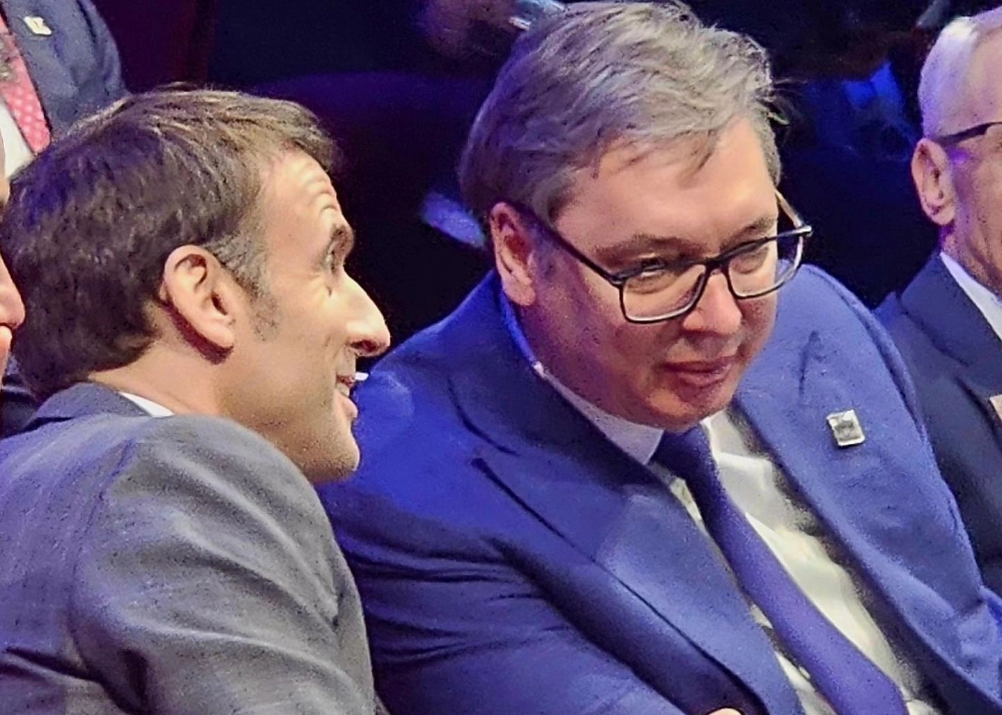 Vuçiqi takon Macronin në Bruksel: E njoftova për presionin në rritje ndaj serbëve në Kosovë