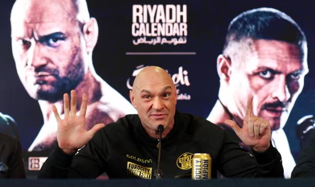 Fury paralajmëron Usyk para meçit të madh që zhvillohet në Arabi