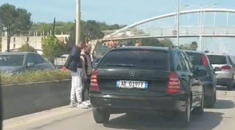 Aksident i katërfishtë në autostradën Tiranë-Durrës, s'dihet a ka të lënduar