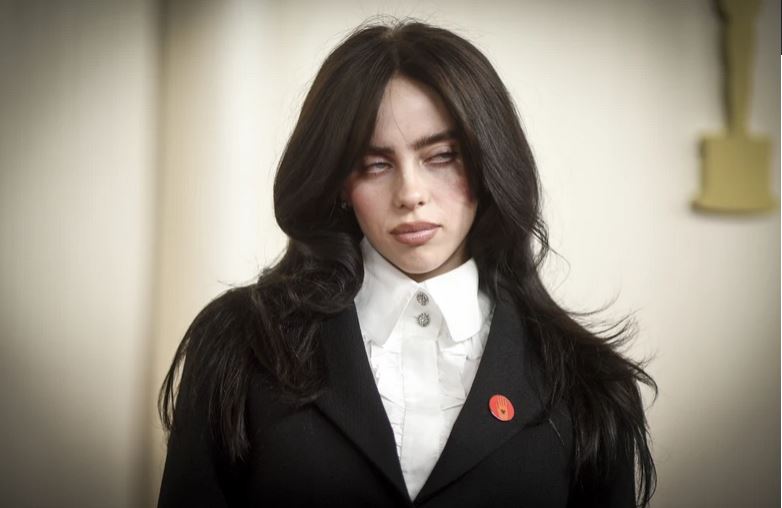 Billie Eilish thotë se performanca prej tre orësh është “psikotike”