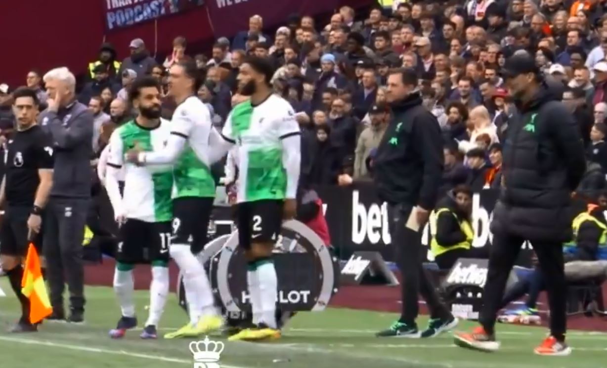Salah gati kapet fizikisht me Kloppin (VIDEO)