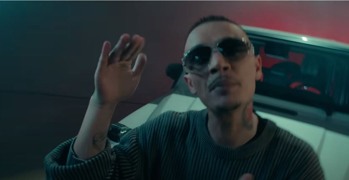 Cozman e publikon këngën "Champions" (VIDEO)