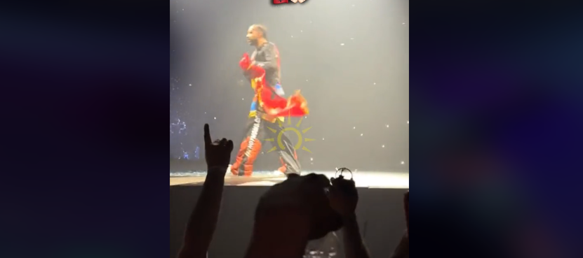 Drake shfaqet në koncert duke valëvitur flamurin kombëtar