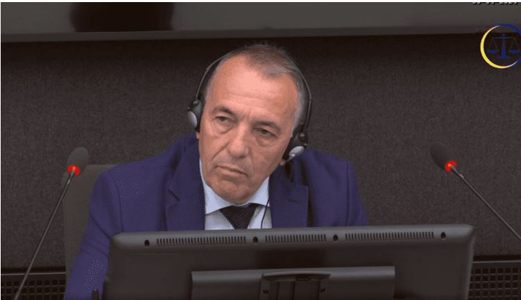 Dëshmitari Abazi thotë se Thaçi ka qenë udhëheqës politik në UÇK, por nuk e ka takuar kurrë