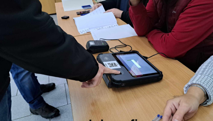 Qytetarët e Maqedonisë edhe sot mund të marrin dokumentet personale