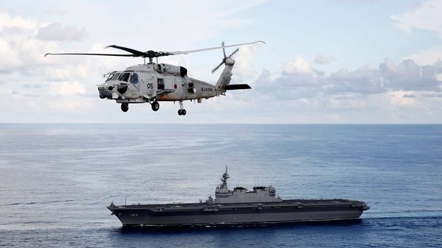 Rrëzohen dy helikopterë të marinës japoneze, një trup gjendet, 7 të zhdukur
