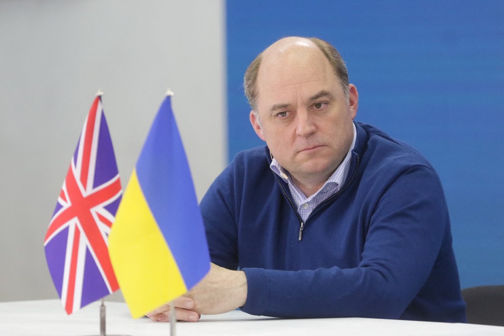 Ish-sekretari britanik i mbrojtjes thotë se kancelari gjerman kishte 'gabuar' me trupat në Ukrainë