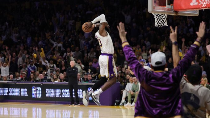 Lakers triumfon në ndeshjen e tretë ndaj Nuggets (VIDEO)