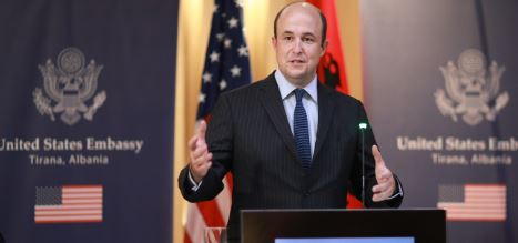 Wisner: E ardhmja e Shqipërisë nuk është te njerëzit e përfshirë në korrupsion