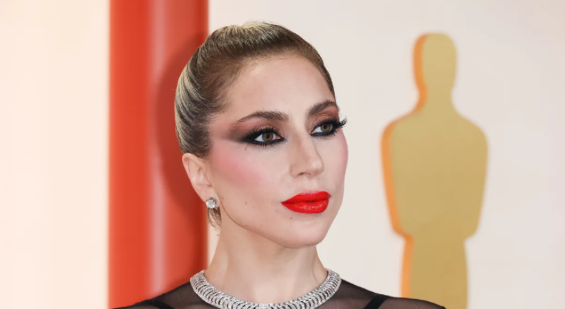 Lady Gaga e pranon papritur se u fejua në fshetësi: Jam e lumtur