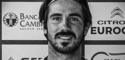 Futbollisti italian vdes pas problemeve në fushë
