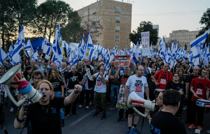 Protestat antiqeveritare në Izrael, kërkohet dorëheqja e Netanyahut