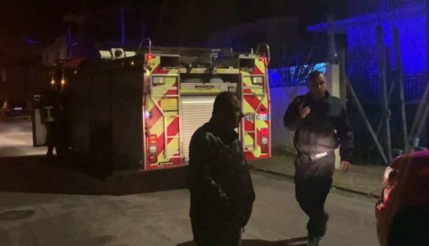 Humb jetën një person në Shkodër, banesa ku ai gjendej u përfshi nga flakët