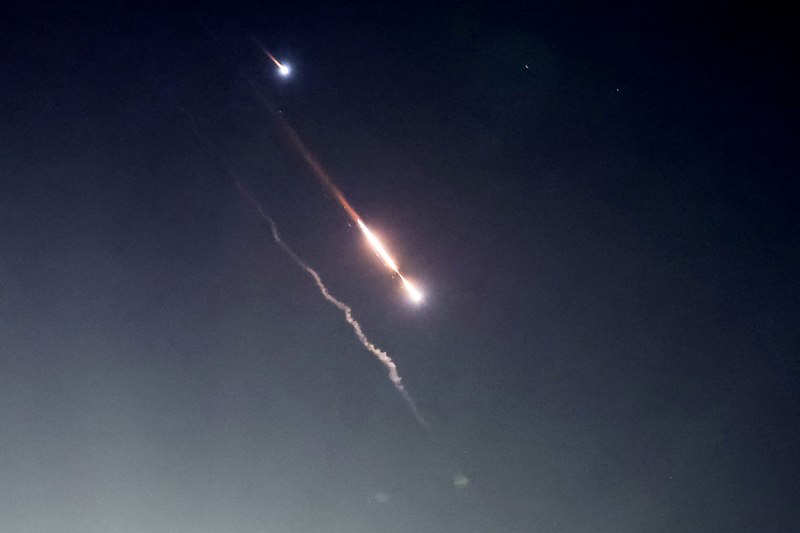 Izraeli thotë se Irani nuk do të shpëtojë pa u ndëshkuar pas sulmit me raketa