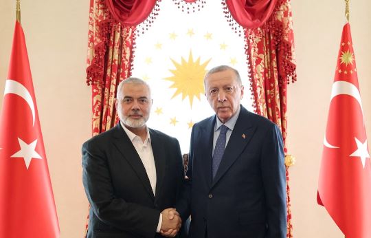 Erdogan takohet me shefin e Hamasit në Stamboll
