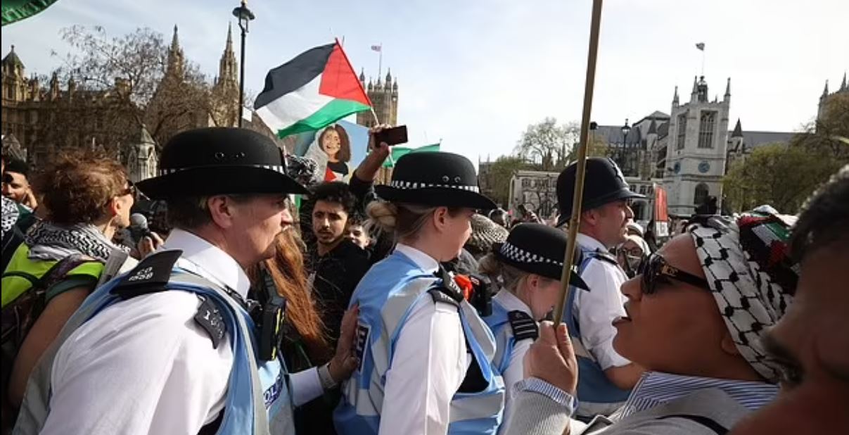 Londër: Nëntë persona u arrestuan në demonstratën për armëpushim në Gaza