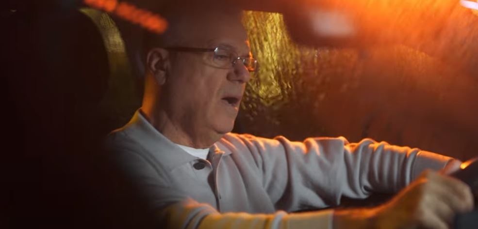 “Mos kërko falje”, i bashkon Enin e Danin (VIDEO)