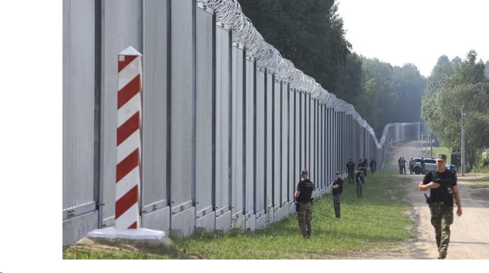 Kufiri polak rikthehet në qendër të vëmendjes pas sprovës së gruas shtatzënë