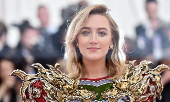 Saoirse Ronan sot feston ditëlindjen, mbush 30 vjet